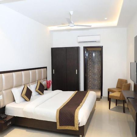 Hotel Avi Inn Amritsar Exterior foto