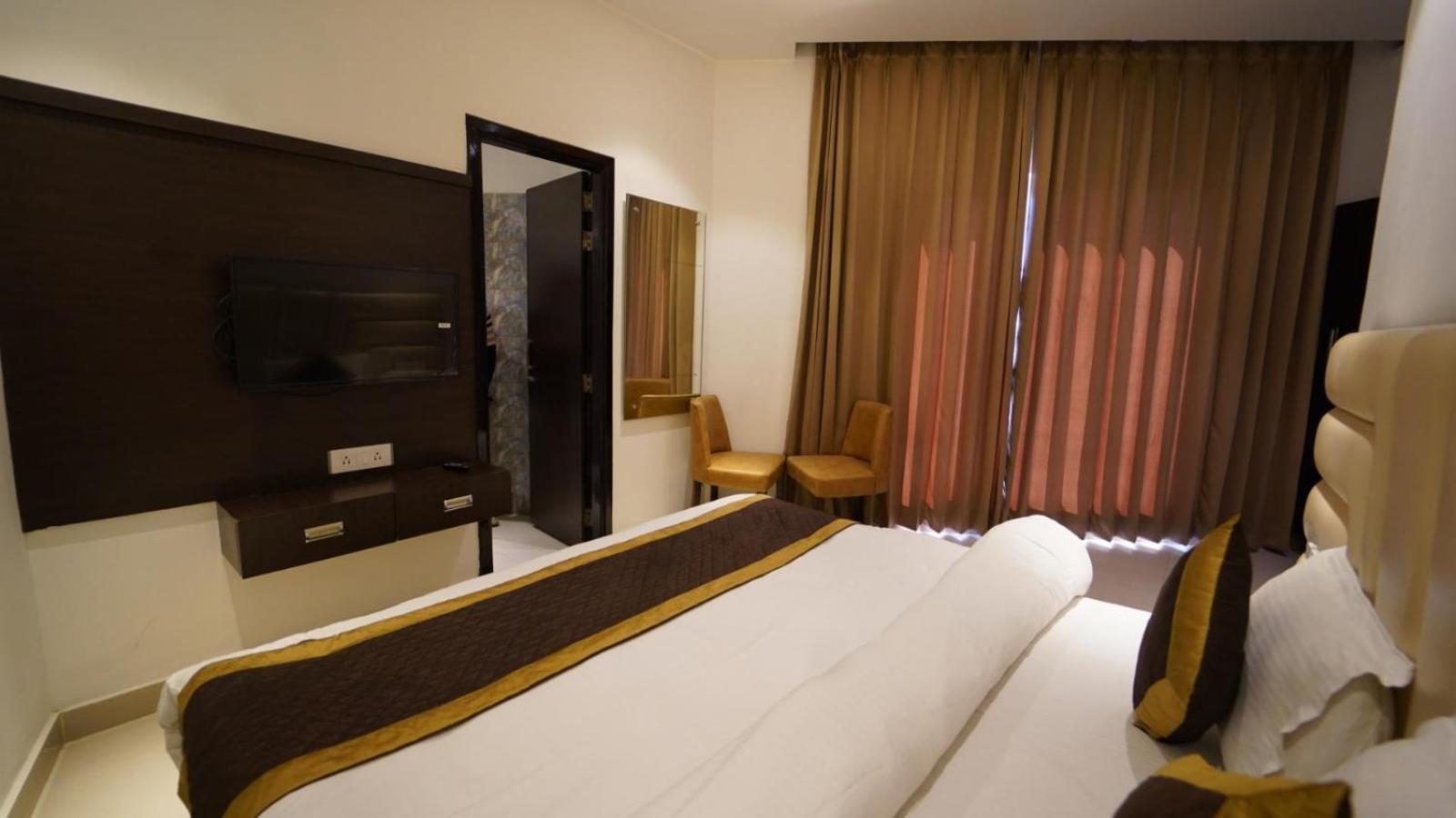 Hotel Avi Inn Amritsar Exterior foto