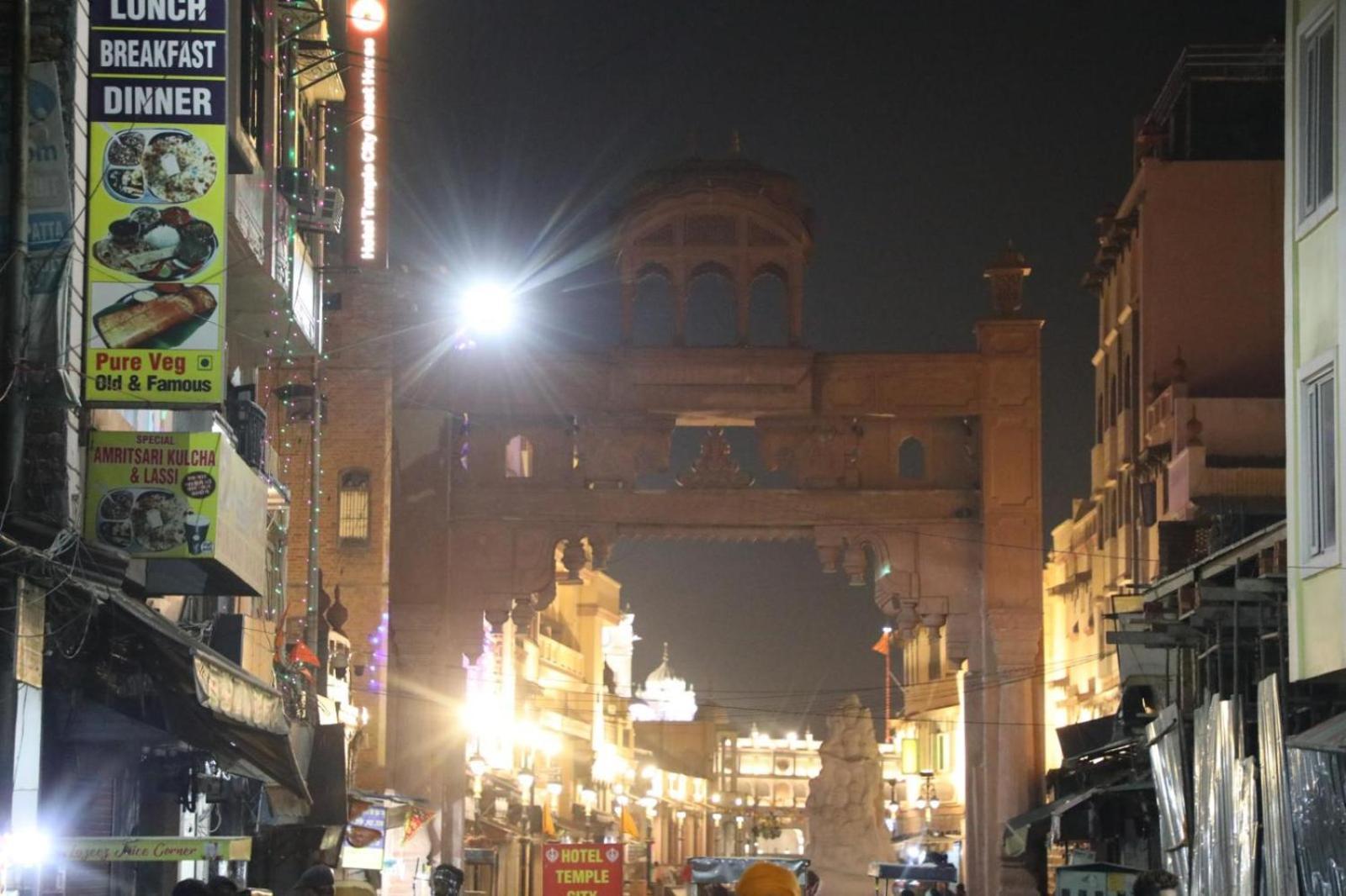 Hotel Avi Inn Amritsar Exterior foto