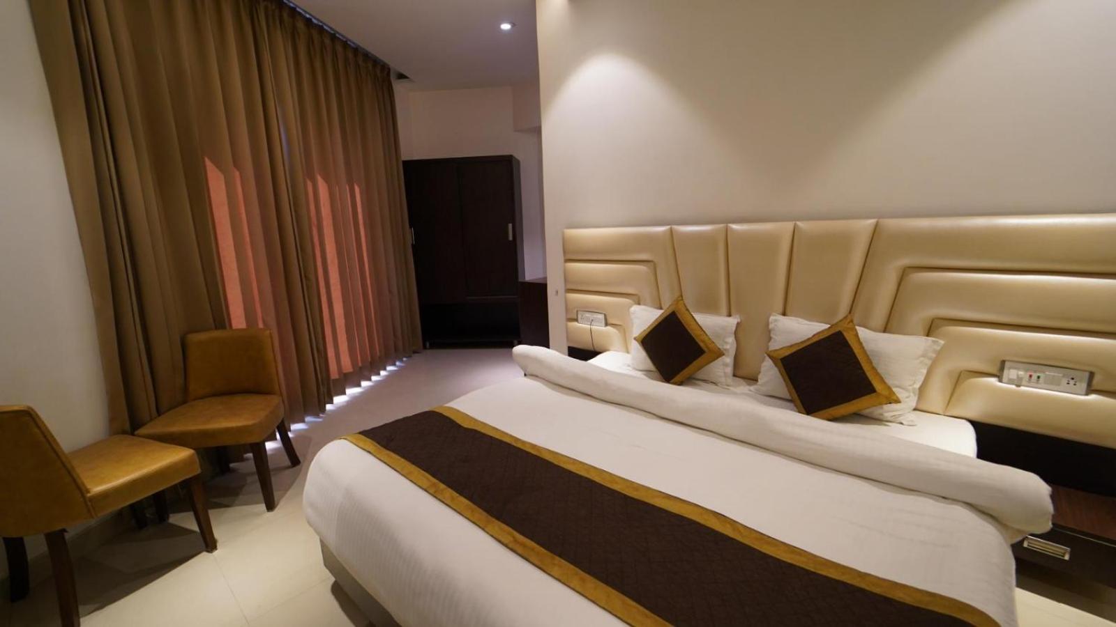 Hotel Avi Inn Amritsar Exterior foto